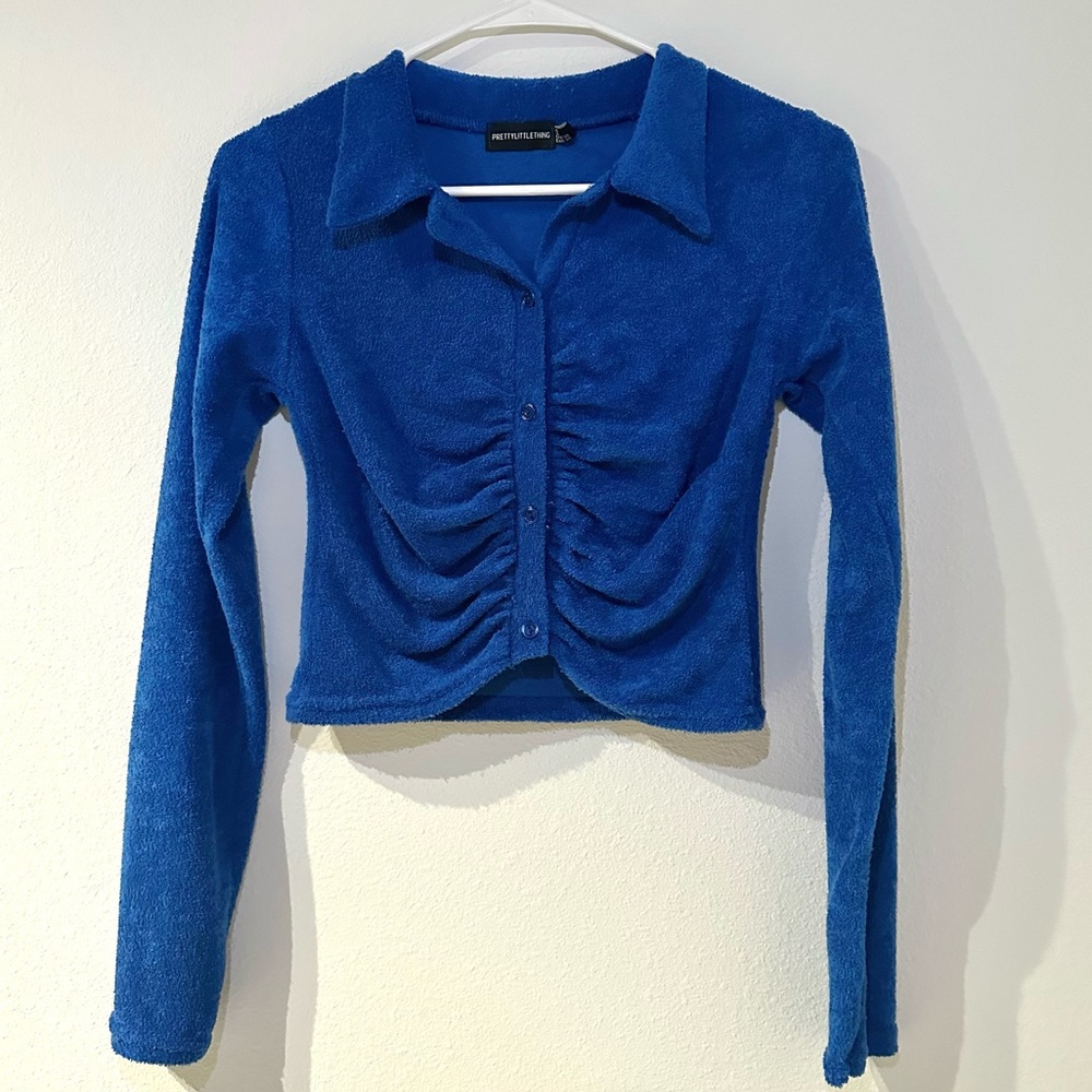 Prettylittlething Blue Button Crop Long-sleeve